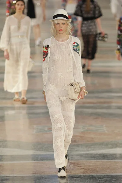 Look 57